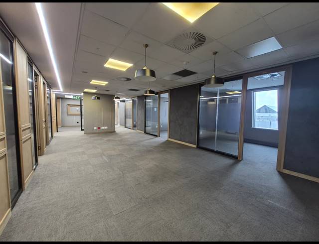 553M² OFFICE TO LET IN SANDTON CENTRAL